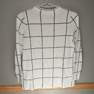 LOFT Women's Cream and Black Checkered Sweater